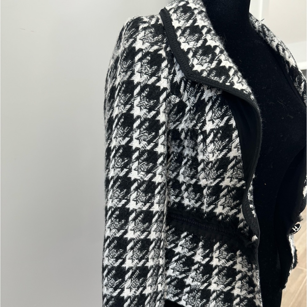 Blazer - Picture 2 of 6